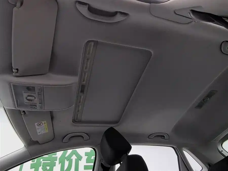 Used Volkswagen Polo 2016 1.6L automatic comfort model