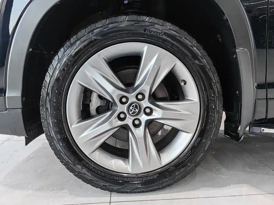 Used Toyota Highlander 2018 2.0T four-wheel drive luxury version 7 seats National V