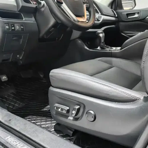 Used Toyota Highlander 2018 2.0T four-wheel drive luxury version 7 seats National V