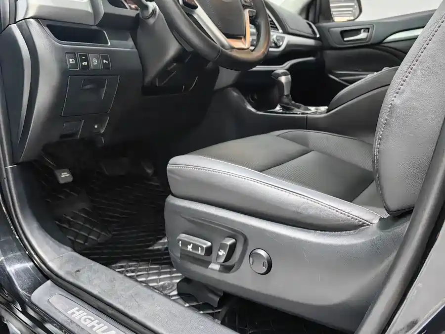 Used Toyota Highlander 2018 2.0T four-wheel drive luxury version 7 seats National V