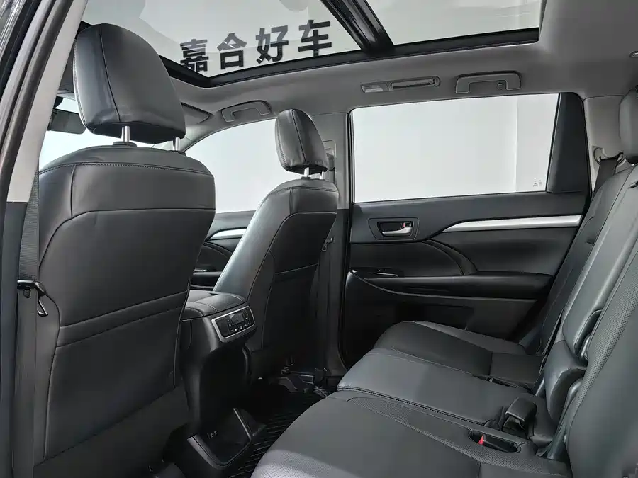 Used Toyota Highlander 2018 2.0T four-wheel drive luxury version 7 seats National V