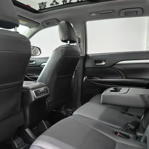 Used Toyota Highlander 2018 2.0T four-wheel drive luxury version 7 seats National V