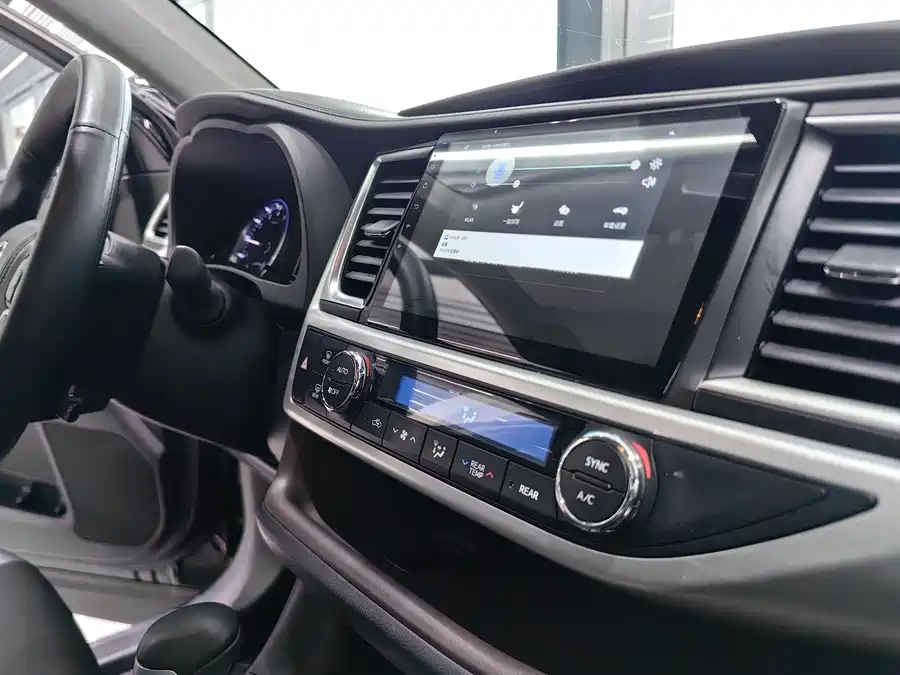 Used Toyota Highlander 2018 2.0T four-wheel drive luxury version 7 seats National V
