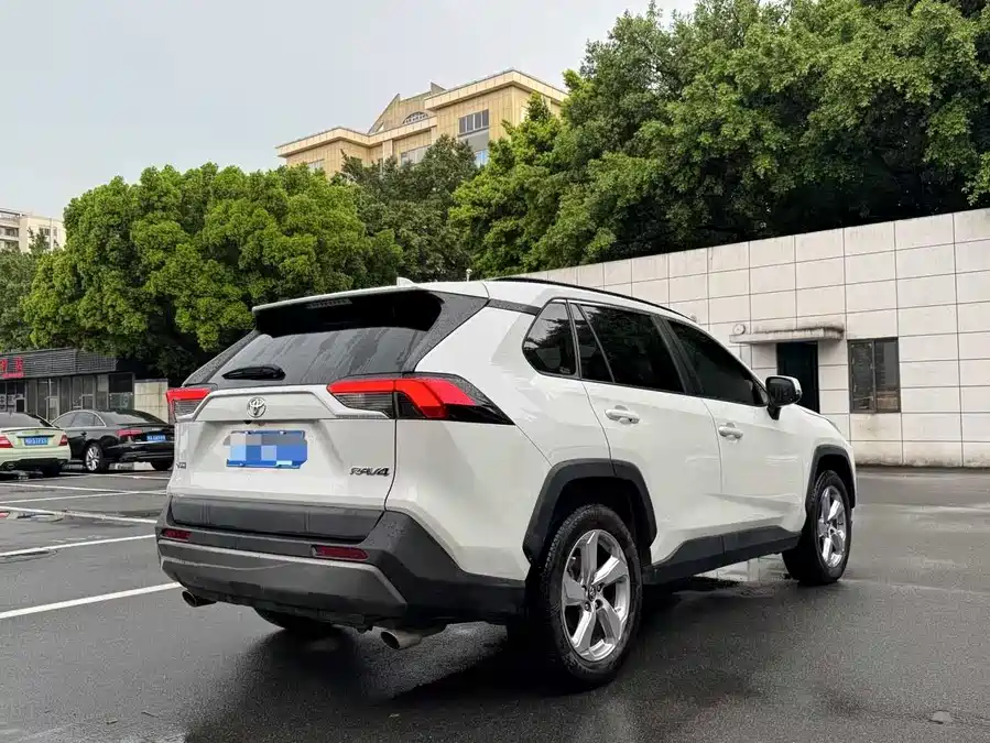 Used Toyota RAV4 Rongfang 2020 2.0L CVT two-wheel drive fashion version
