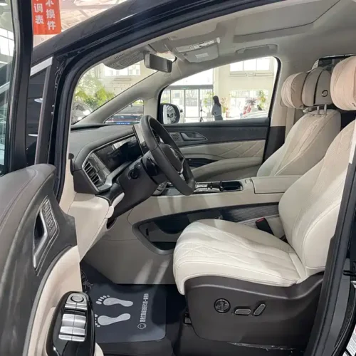 900x675_0_q87_c42_autohomecar__Chto52lojGaAUjllAAmcHA1249A000.jpg.webp Used Denza D9 2025 DM-i smart driving version 1020 four-wheel drive premium model