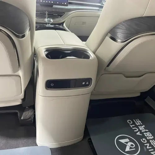 900x675_0_q87_c42_autohomecar__Chto52lojGyAO9DyAAi1ENRTHq4459.jpg.webp Used Denza D9 2025 DM-i smart driving version 1020 four-wheel drive premium model