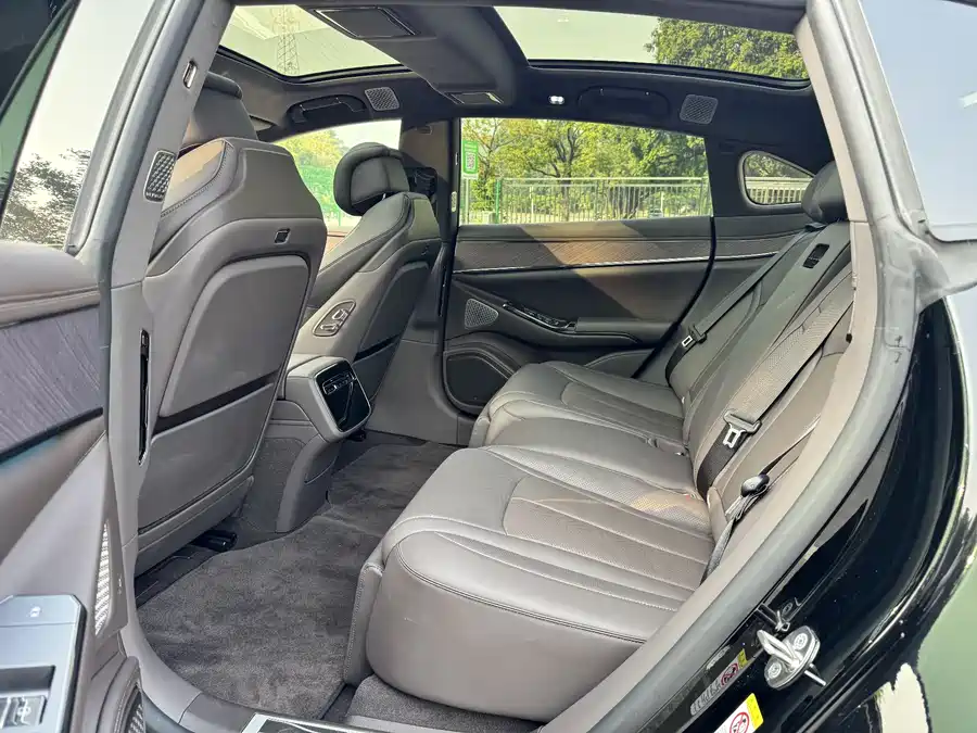 Used Denza Z9 2024 1100km four-wheel drive Max version