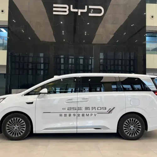 Used Denza D9 2025 DM-i smart driving version 1020 four-wheel drive flagship model