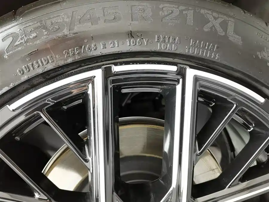 900x675_0_q87_c42_autohomecar__Chto52lzG62AdixJAAJE3yfO-aY778.jpg.webp Used Zeekr 001 2026 103-degree four-wheel drive Ultra version