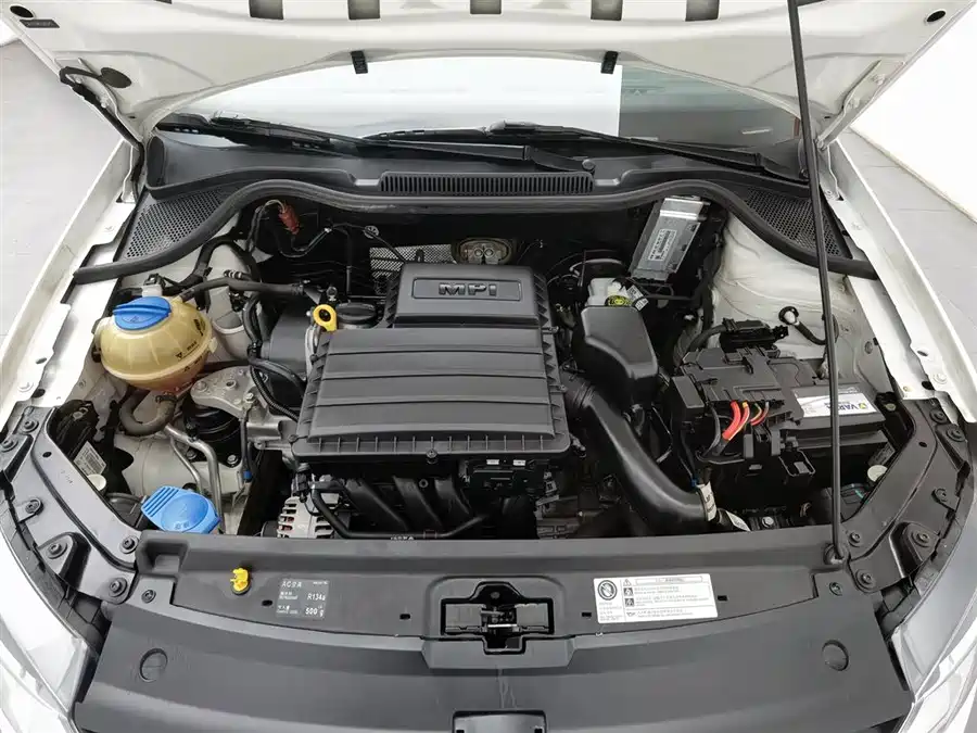 Used Volkswagen Polo 2016 1.6L automatic comfort model