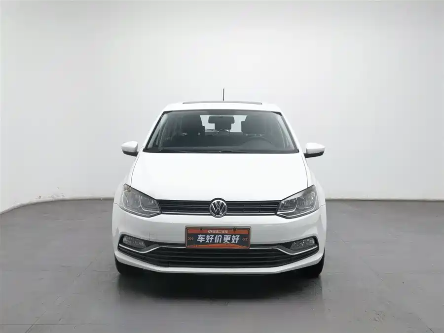 Used Volkswagen Polo 2016 1.6L automatic comfort model