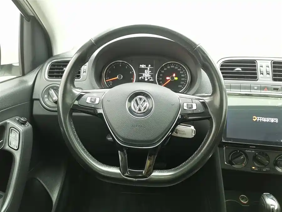 Used Volkswagen Polo 2016 1.6L automatic comfort model