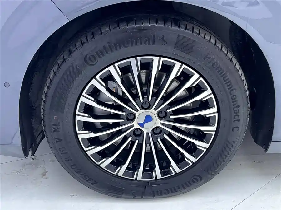 Used Denza D9 2025 DM-i smart driving version 1020 four-wheel drive flagship model