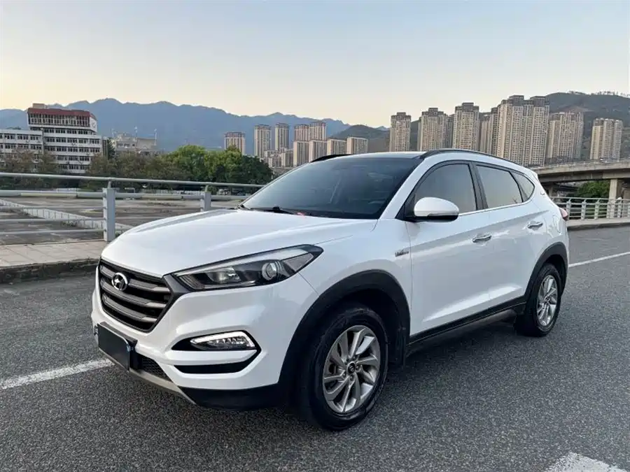 900x675_0_q87_c42_autohomecar__Chto52m1V9mAePSCAAJA1B8gp14764.jpg.webp Used Hyundai Tucson 2018 1.6T dual-clutch two-wheel drive 15th anniversary special edition