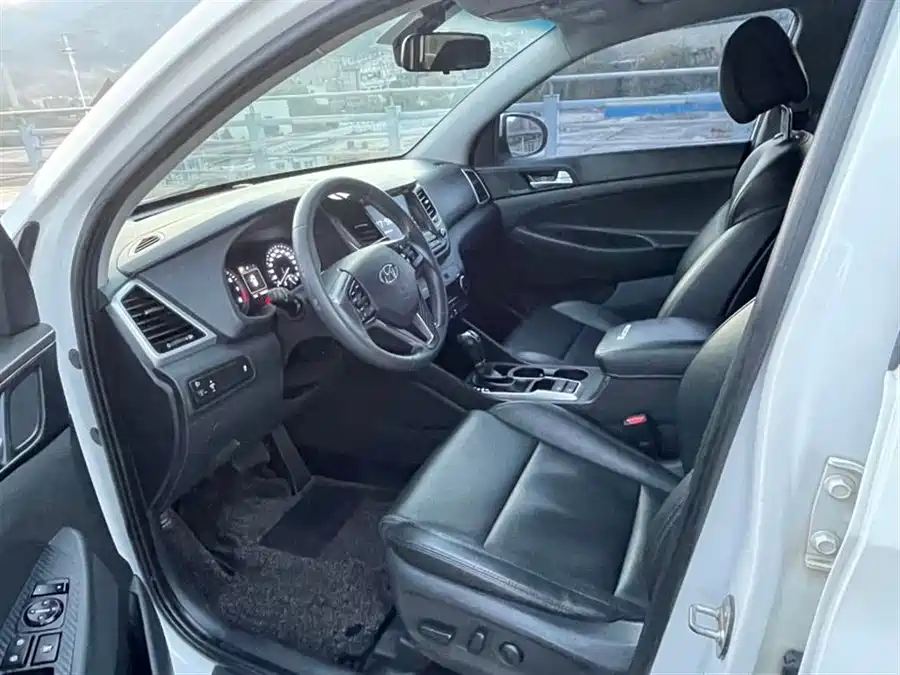 900x675_0_q87_c42_autohomecar__Chto52m1V9qAekoBAAH4R82wnE4860.jpg.webp Used Hyundai Tucson 2018 1.6T dual-clutch two-wheel drive 15th anniversary special edition