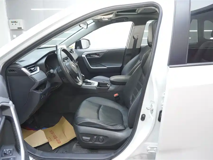 Used Toyota RAV4 Rongfang 2022 2.0L CVT two-wheel drive fashion Plus version