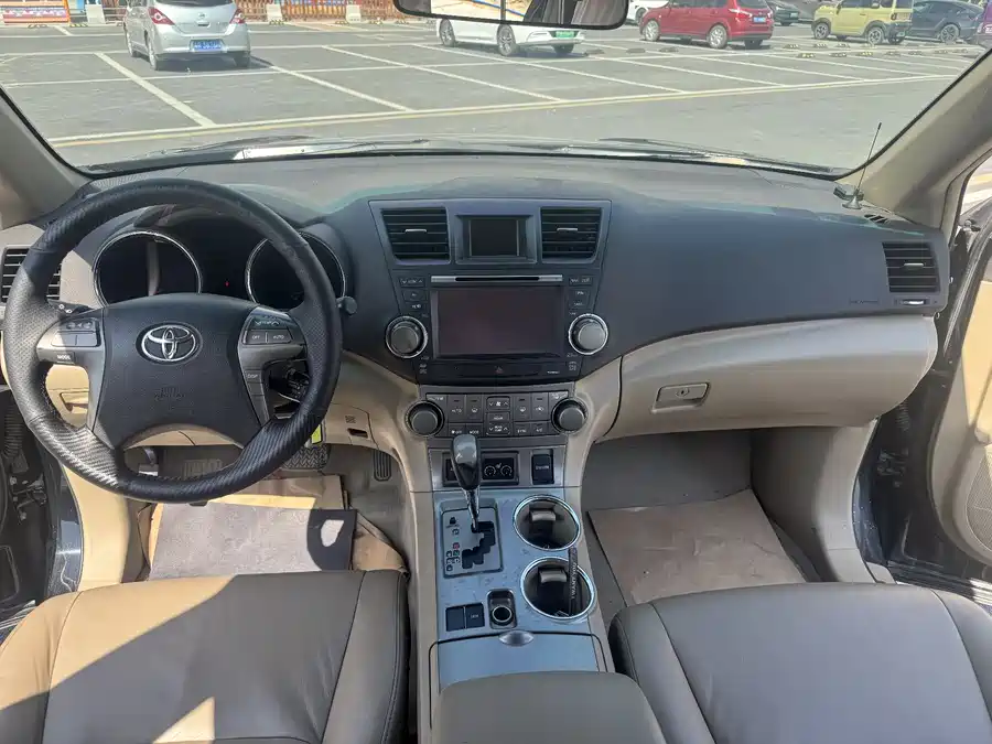 900x675_0_q87_c42_autohomecar__Chto52m2dO-ALfTwAAXNZg-6EHE530.jpg.webp Used Toyota Highlander 2009 2.7L 2WD 7-seat luxury navigation version