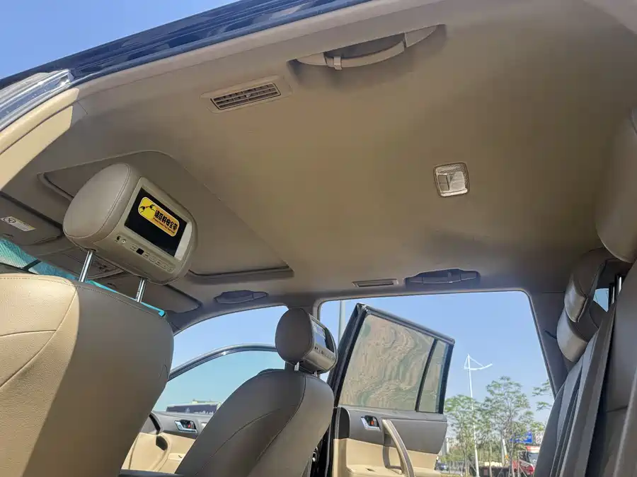900x675_0_q87_c42_autohomecar__Chto52m2dO6AD6SUAAR17XURGDc101.jpg.webp Used Toyota Highlander 2009 2.7L 2WD 7-seat luxury navigation version