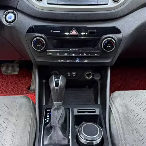 900x675_0_q87_c42_autohomecar__Chto52m2q0OABYHBAAVF28qgAig817.jpg.webp Used Hyundai Tucson 2018 1.6T dual-clutch two-wheel drive 15th anniversary special edition