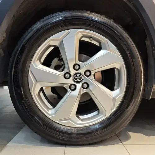 900x675_0_q87_c42_autohomecar__Chto52m40HiAWgBeAAaC4h5SQJY255.jpg.webp Used Toyota RAV4 Rongfang 2020 2.0L CVT two-wheel drive fashion version