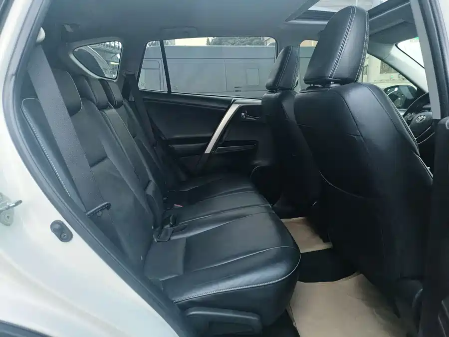 Used Toyota RAV4 Rongfang 2016 2.0L CVT two-wheel drive smart version