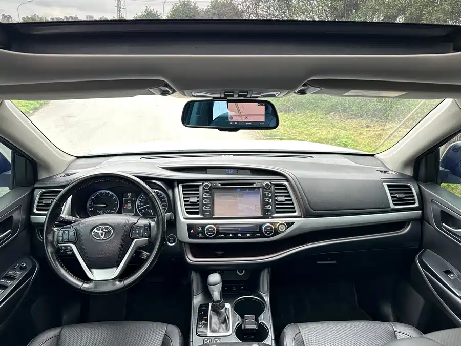 900x675_0_q87_c42_autohomecar__Chto52m6cteAf4RIAApP6hLO5MM300.jpg.webp Used Toyota Highlander 2017 2.0T four-wheel drive luxury version 7 seats