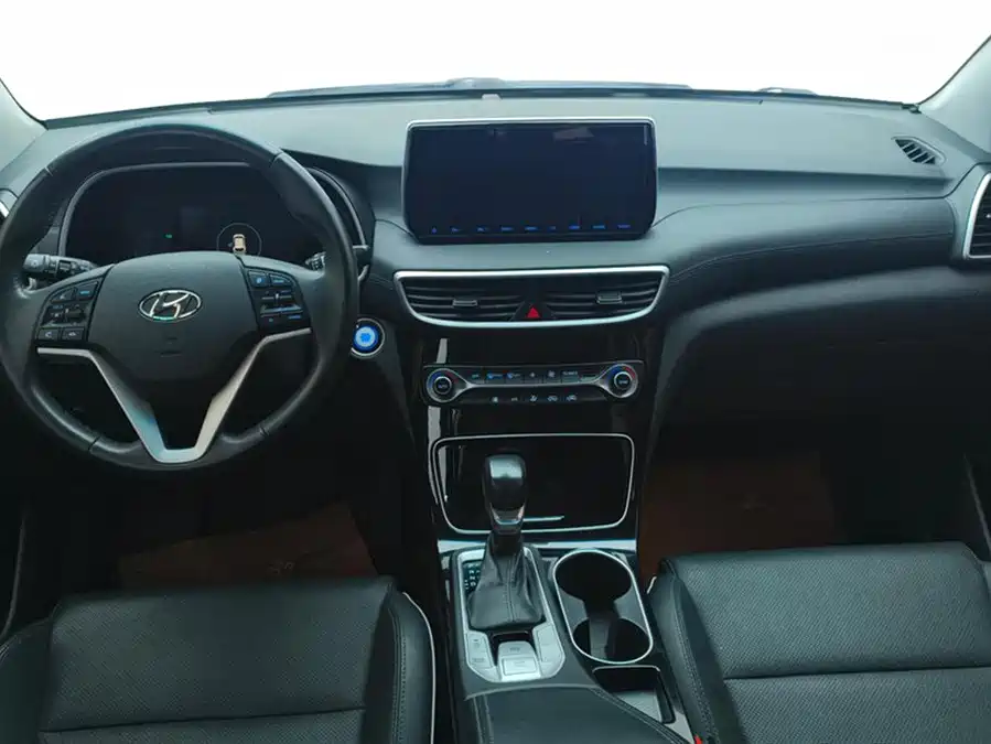 900x675_0_q87_c42_autohomecar__Chto52m708KAf-VxAAFbLGq_Pi8274.jpg.webp Used Hyundai Tucson 2019 280TGDi dual-clutch two-wheel drive fashion version National VI