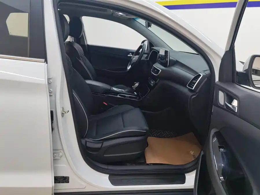 900x675_0_q87_c42_autohomecar__Chto52m750KAUftfAAEvoGGZqvU460.jpg.webp Used Hyundai Tucson 2020 280TGDi 2WD GLS Fashion Edition National VI