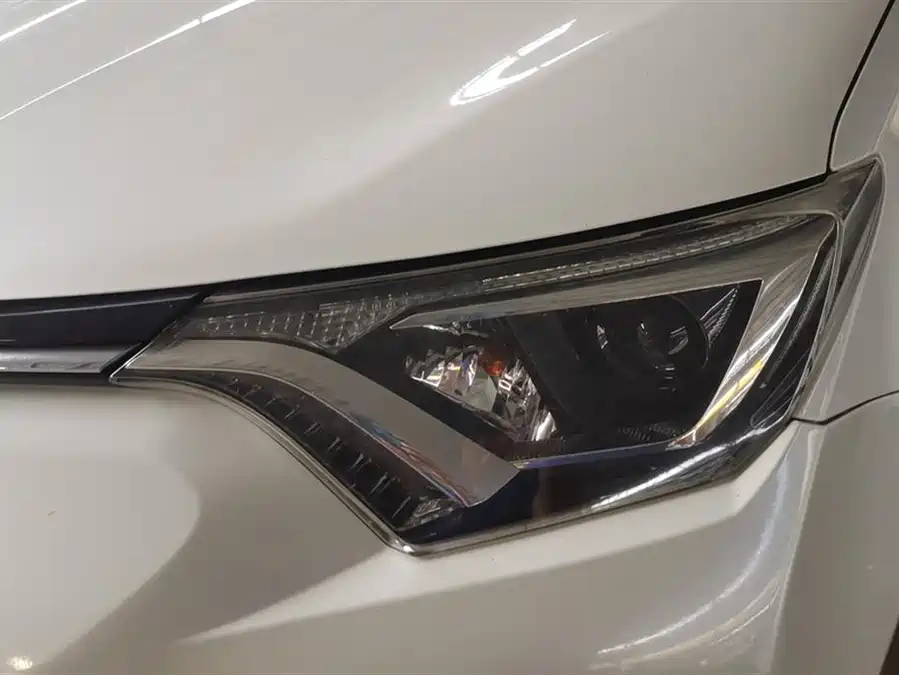 Used Toyota RAV4 Rongfang 2019 2.0L CVT two-wheel drive Pioneer Edition National V