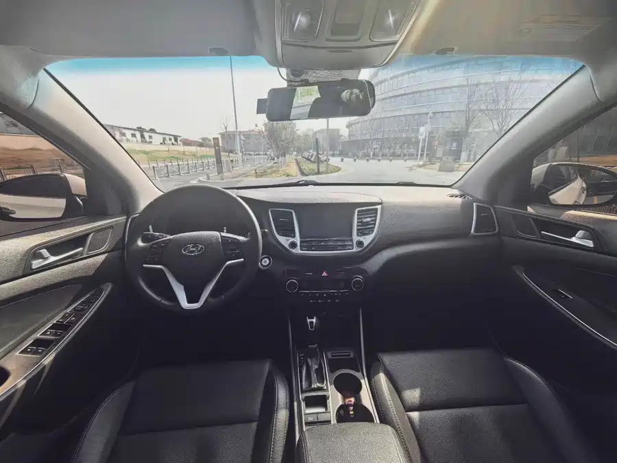 Used Hyundai Tucson 2018 1.6T dual-clutch two-wheel drive 15th anniversary special edition