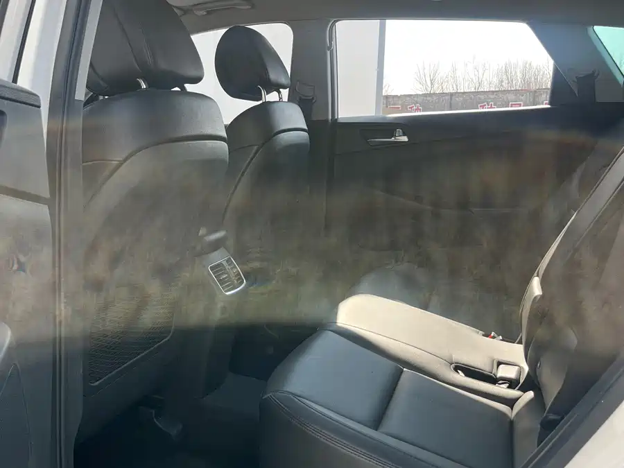 900x675_0_q87_c42_autohomecar__Chto52m7lqOATMJSAAa5blu5bIM225.jpg.webp Used Hyundai Tucson 2015 1.6T dual-clutch two-wheel drive intelligent model