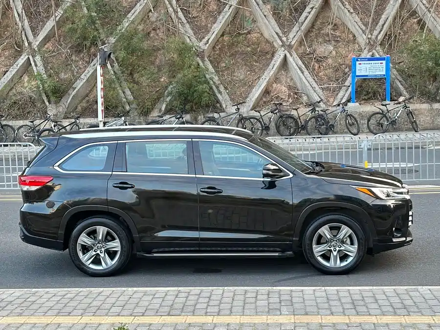 900x675_0_q87_c42_autohomecar__Chto52m7wj-AMwBLAA6ssQOPbxQ652.jpg.webp Used Toyota Highlander 2018 2.0T four-wheel drive luxury version 7 seats National V