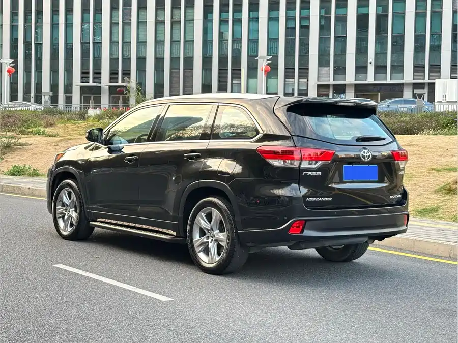 900x675_0_q87_c42_autohomecar__Chto52m7wjmALYLYAAvq_cPTYeA244.jpg.webp Used Toyota Highlander 2018 2.0T four-wheel drive luxury version 7 seats National V