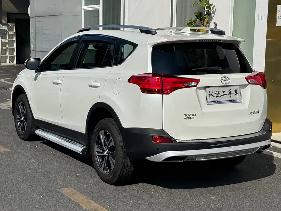 Used Toyota RAV4 Rongfang 2015 2.0L CVT two-wheel drive fashion version