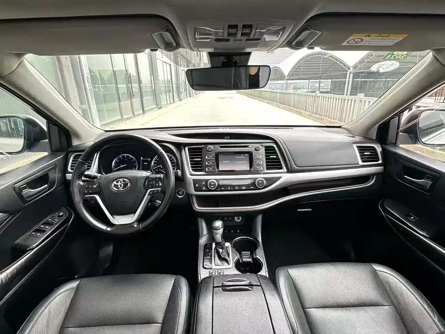 900x675_0_q87_c42_autohomecar__Chto52mEJW-AD2TaAARuUT-FrZA537.jpg.webp Used Toyota Highlander 2018 2.0T four-wheel drive luxury version