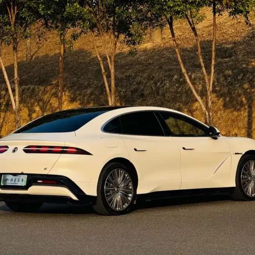 900x675_0_q87_c42_autohomecar__Chto52mFvbWAN7y_ABCES5I2yQk768.jpg.webp Used Denza Z9 2024 1100km four-wheel drive Ultra version