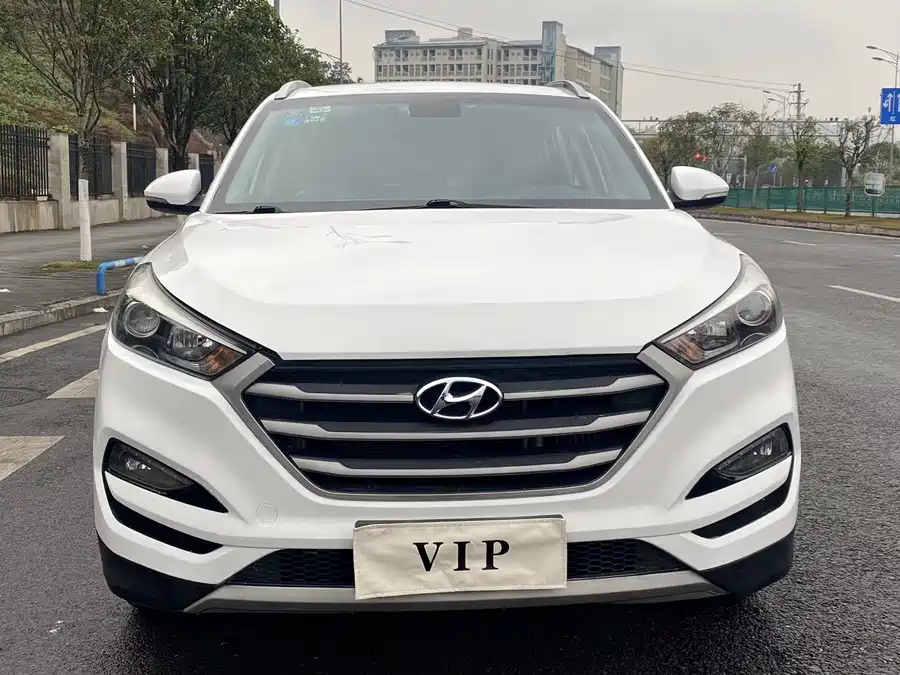 900x675_0_q87_c42_autohomecar__Chto52mHCU-AAPOtAAken4N_Rcw957.jpg.webp Used Hyundai Tucson 2015 1.6T dual-clutch two-wheel drive intelligent model