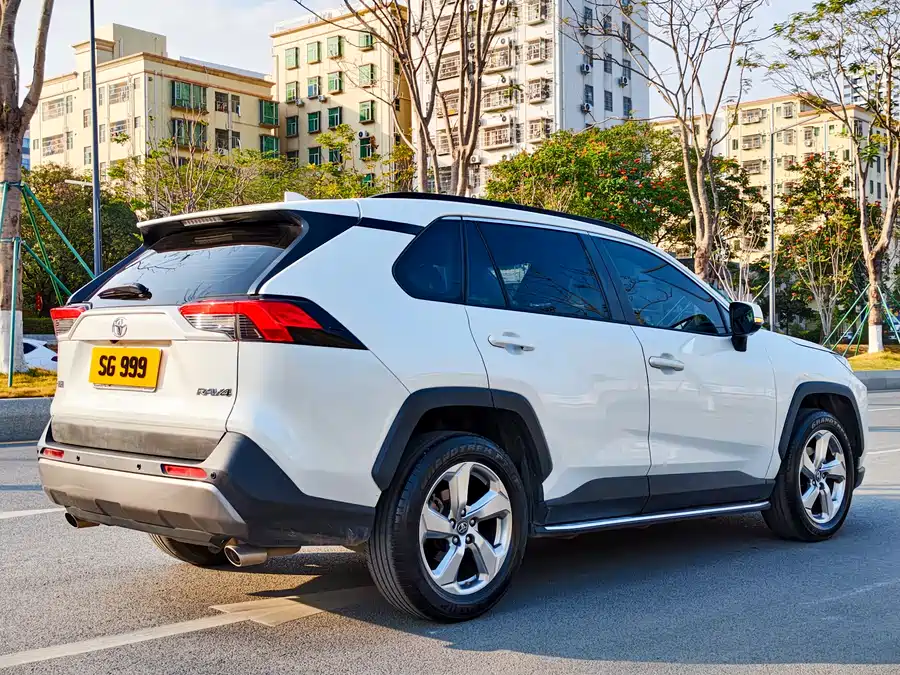 Used Toyota RAV4 Rongfang 2020 2.0L CVT two-wheel drive fashion version