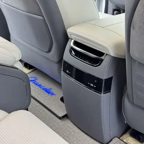 900x675_0_q87_c42_autohomecar__Chto52mJRt6AYqYUAAVuX1U3_GQ180.jpg.webp Used Zeekr 009 2024 seven-seat aisle version four-wheel drive 108kWh