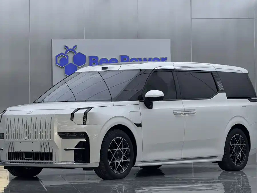 900x675_0_q87_c42_autohomecar__Chto52mJRtGAOVpSAALSUQZq2KU124.jpg.webp Used Zeekr 009 2024 seven-seat aisle version four-wheel drive 108kWh