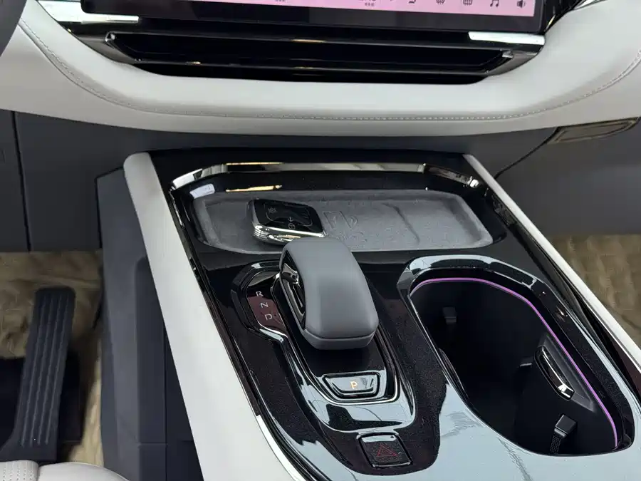 900x675_0_q87_c42_autohomecar__Chto52mJRtmARicJAAS8YSTnMT4797.jpg.webp Used Zeekr 009 2024 seven-seat aisle version four-wheel drive 108kWh
