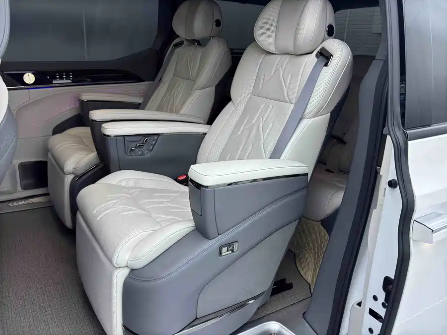 900x675_0_q87_c42_autohomecar__Chto52mJRtyAUPvUAAUfJbhI8wQ698.jpg.webp Used Zeekr 009 2024 seven-seat aisle version four-wheel drive 108kWh