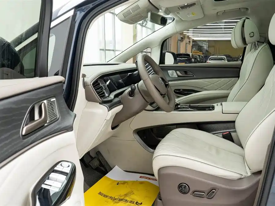 900x675_0_q87_c42_autohomecar__Chto52mJoneAM2kjAAHl66LpK2k854.jpg.webp Used Denza D9 2022 EV 600 four-wheel drive flagship model