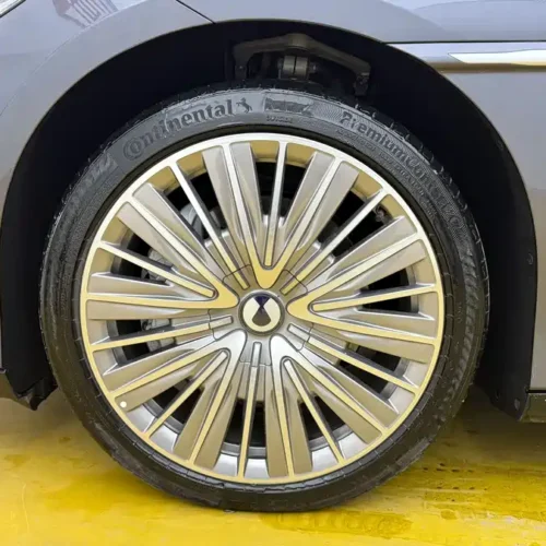 Used Denza Z9 2024 1100km four-wheel drive Ultra version