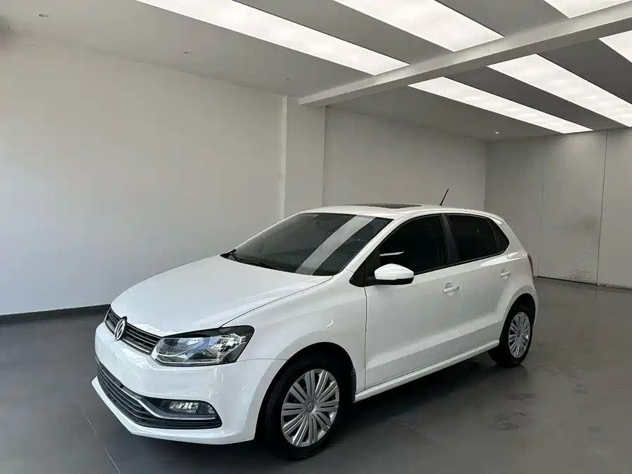 Used Volkswagen Polo 2016 1.6L automatic comfort model