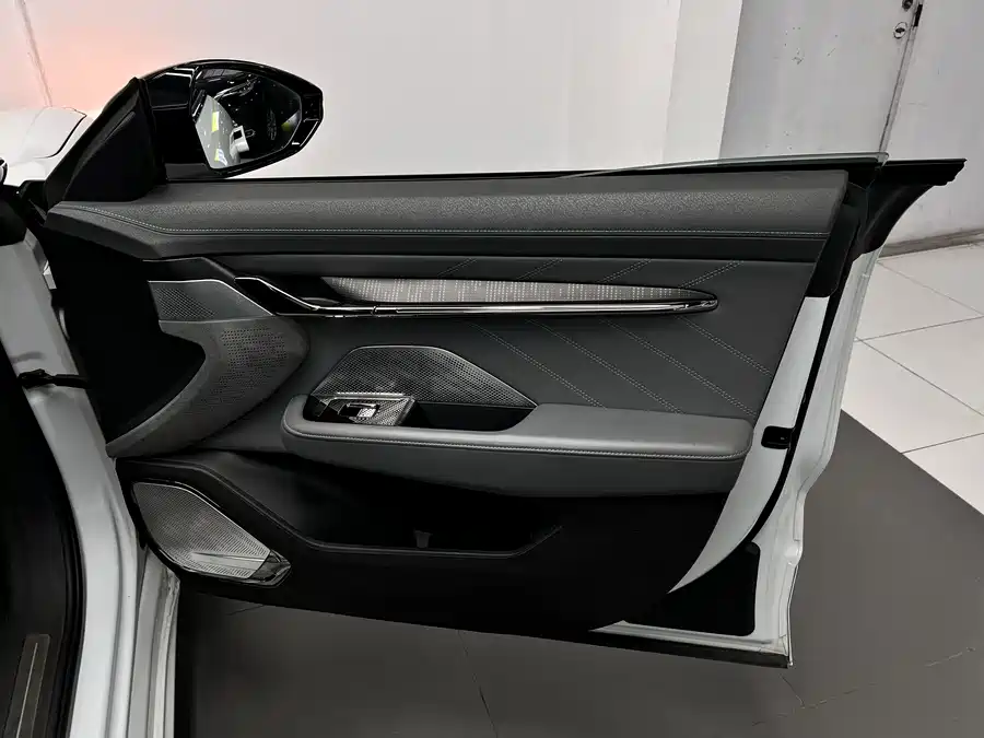 900x675_0_q87_c42_autohomecar__Chto52mMGsOAMA-1AARjRPhzv5Q472.jpg.webp Used Zeekr 001 2023 WE version 86kWh
