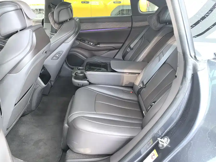 Used Denza Z9 2024 1100km four-wheel drive Max version