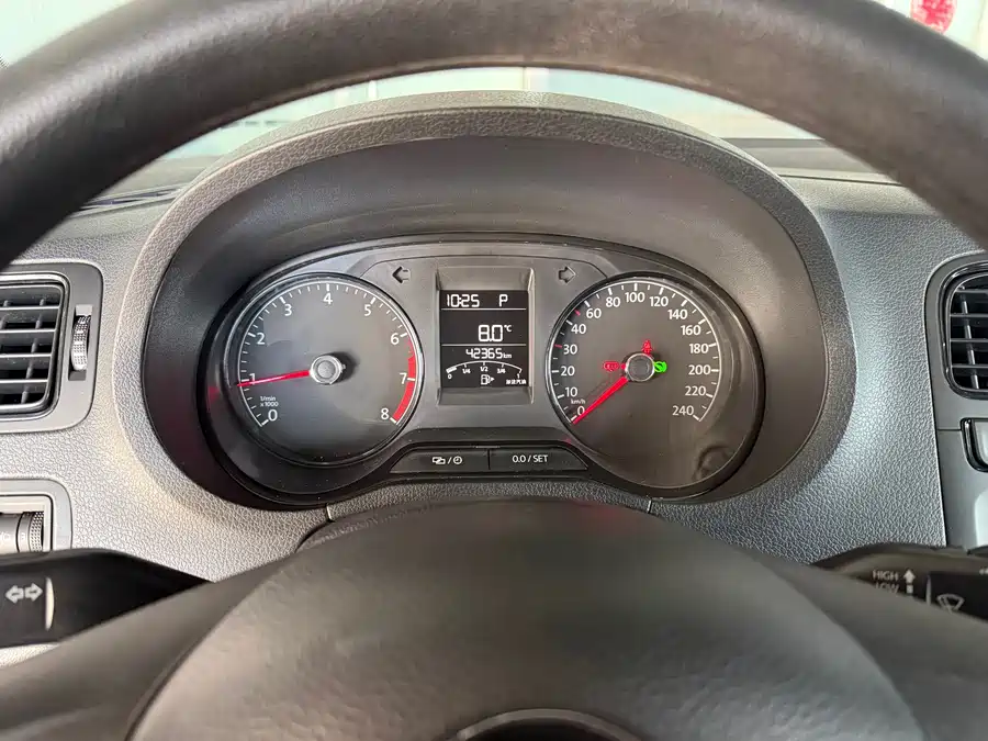 Used Volkswagen Polo 2016 1.4L automatic fashion model