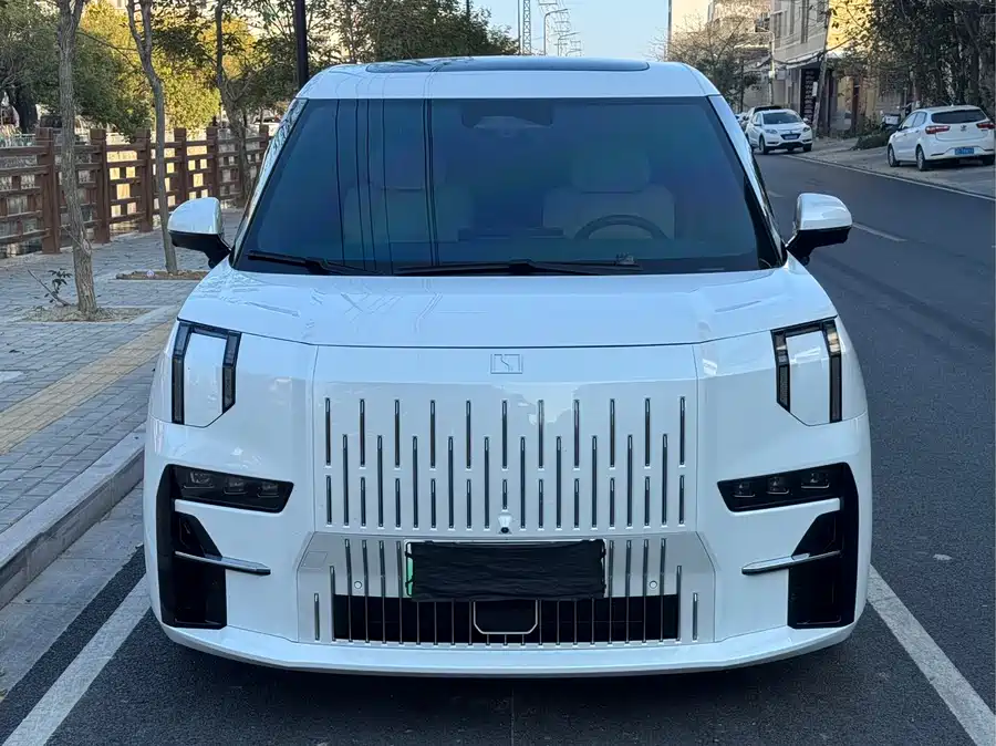 900x675_0_q87_c42_autohomecar__Chto52mUWQqAM9LEAAn2_8ofZKc724.jpg.webp Used Zeekr 009 2022 facelift WE version