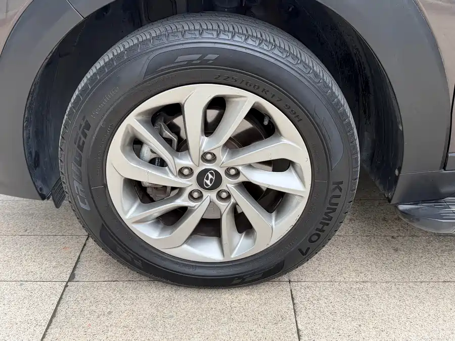 Used Hyundai Tucson 2015 2.0L automatic two-wheel drive intelligent